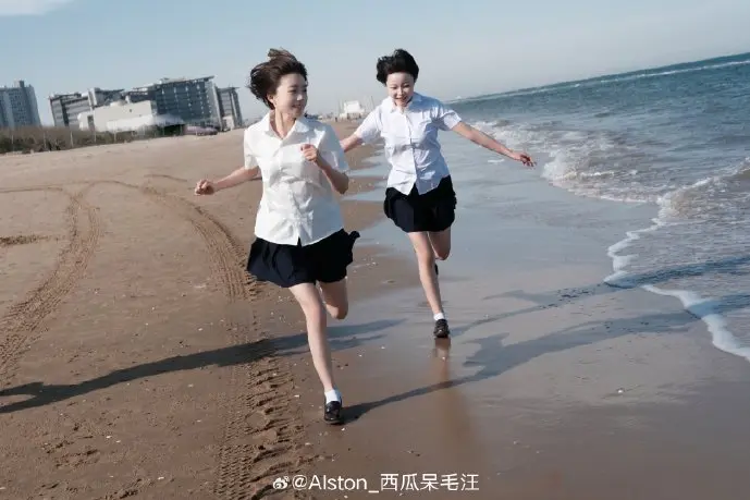 学生使用学习软件场景